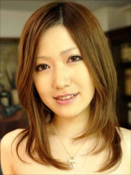 真鍋京香＝高岡由紀