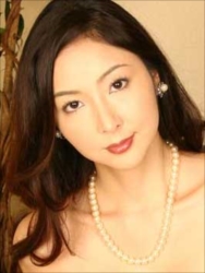 立花瞳＝伊藤まり