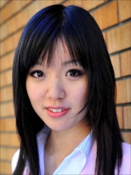 山元瞳＝竹内涼子