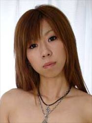 谷村もえ＝ミキ