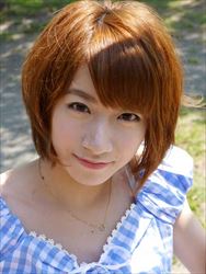 佐々木愛美＝佐伯史華