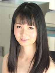 片瀬真妃＝石田温子