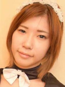 山田よしえ＝素人扱い